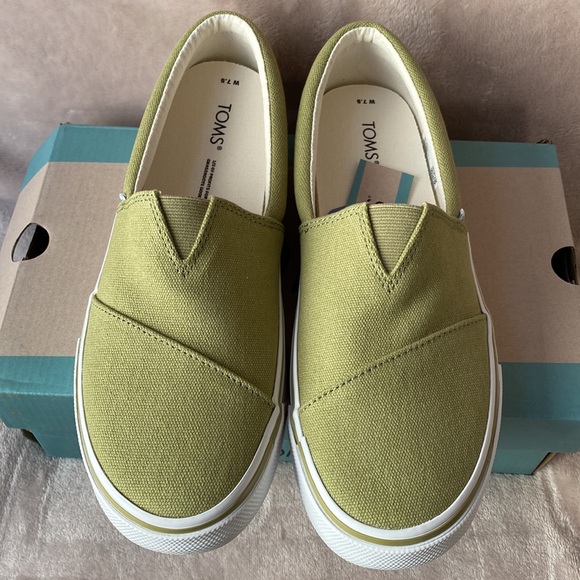 Toms Alpargata Fenix Slip-On - Cedar Green (size 7.5) - Picture 3 of 11
